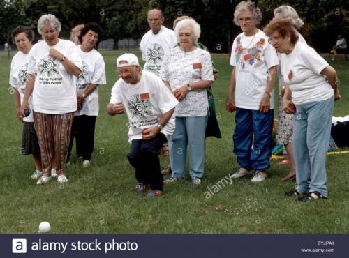 festival-for-older-people-in-hackney-where-old-people-are-playing-BYJPA1